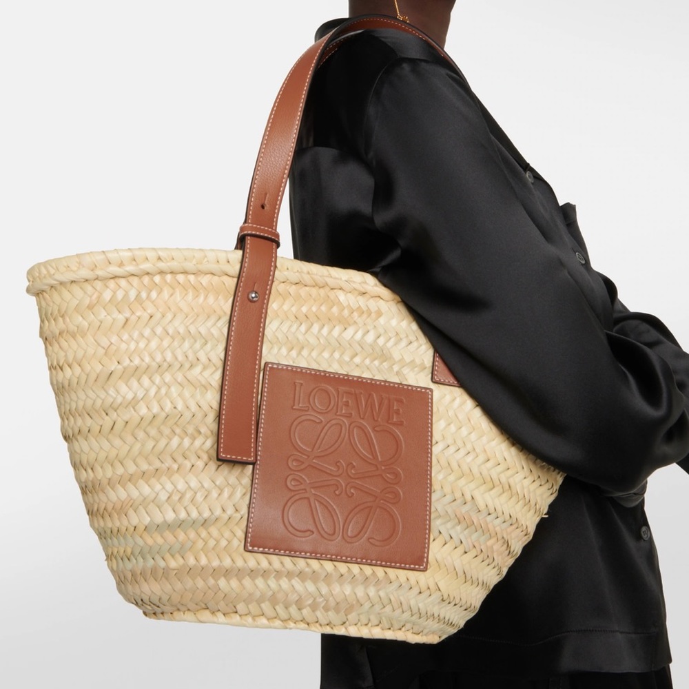 AUTHENTIC Loewe Medium Basket Bag in Palm Leaf and Calfskin